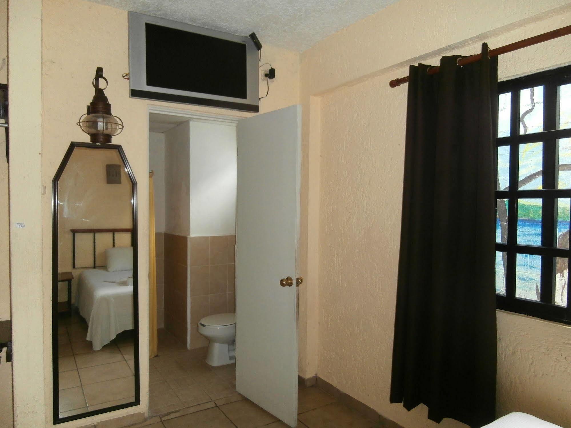 Hotel Hacienda Cancun Exterior photo